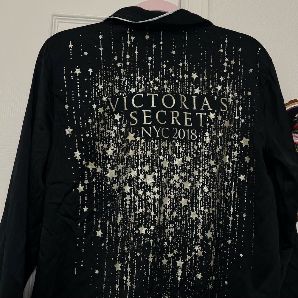 Victoria's Secret NYC 2018 black gold stars satin sleep pajamas long sleeve